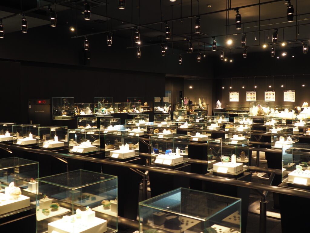 山梨 宝石 博物館